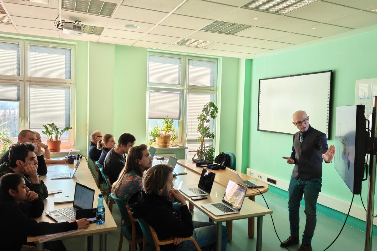 Szkolenia ICM dla UW: od podstaw do pracy z systemami HPC